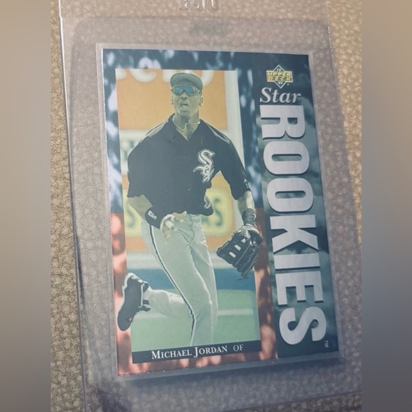 UpperDeck Other - JORDAN CARD SPECIAL

Michael Jordan LEGENDARY Baseball Rookies Card